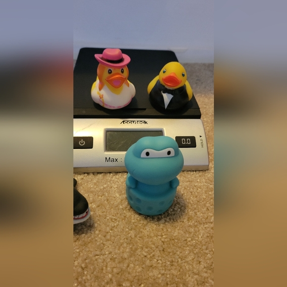 8 animal rubber bath toys - never used in water - Picture 4 of 7